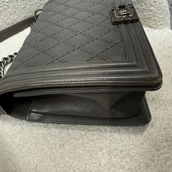 Chanel Metallic Calfskin Quilted Medium Boy Flap Dark Silver - Picture 4 of 12